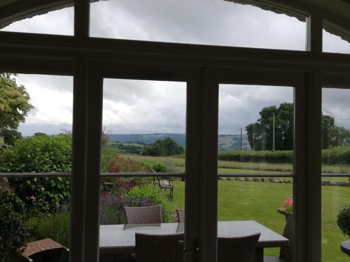 Butcombe Rusling House Bed & Breakfast エクステリア 写真